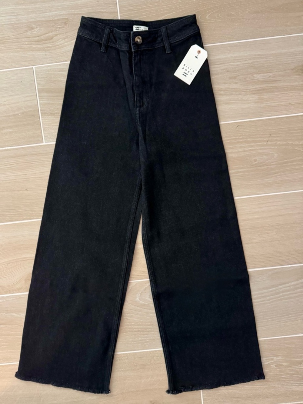 Wide-Leg Black Jeans - Classic Straight Fit